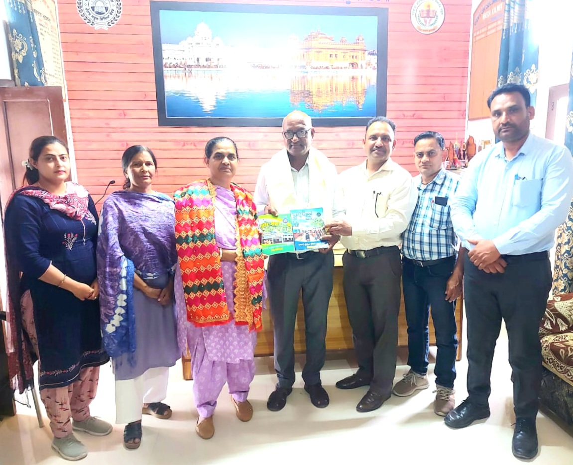 Retired teacher's couple donated 11000 rupees to Khera Kalmot School